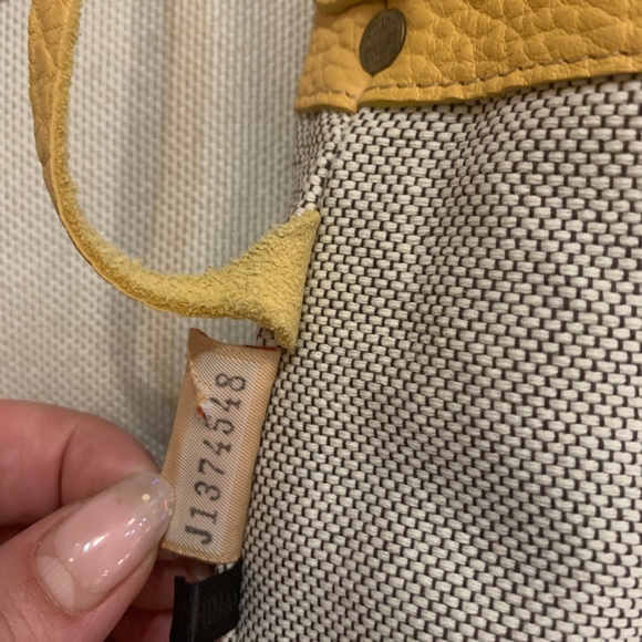 Dooney & Bourke Canvas Signature Hobo Purse Large w/Yellow Leather handle - Picture 15 of 15